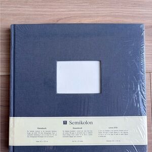 Semikolon Gray Guestbook